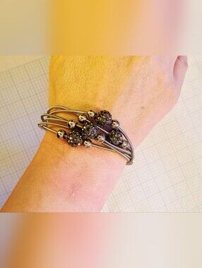 Gunmetal Sliding Bead Multi-Strand Spring Wire Magnet Close Bracelet
